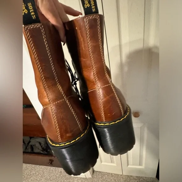 Doc martens Leona discontinued butterscotch color - Picture 6 of 6